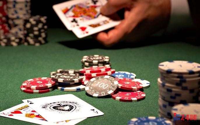 Poker là một tựa game kết hợp giải trí và trí tuệ, có đổi tiền thật