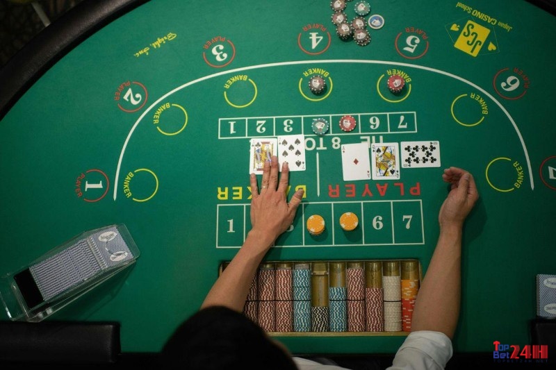 Những game đổi thưởng như baccarat thường xuất hiện ở casino