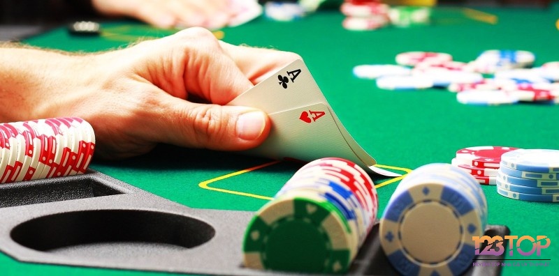 Poker là một trò chơi đầy kịch tính và căng thẳng